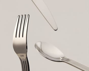  A la mesa 
