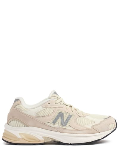 New Balance - 2010 聚酯运动鞋，带有明显的鞋底边缘