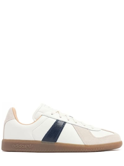 adidas Originals - 低帮运动鞋带侧面插片