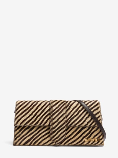 Jacquemus - Schultertasche Le Bambino Long aus Kalbsfell