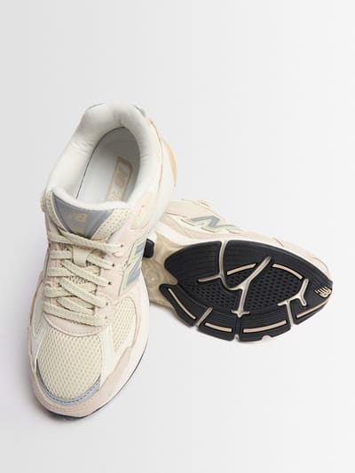 New Balance: 2010年聚酯透气孔运动鞋