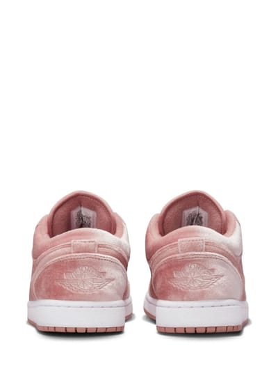 Nike: Sneakers Air Jordan 1 Low SE