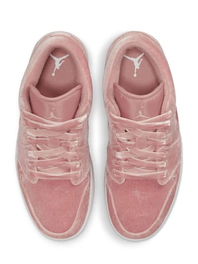 Nike: Sneakers Air Jordan 1 Low SE