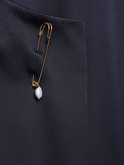 Carven: Abito lungo con spilla gioiello