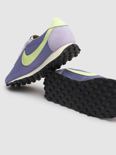 Nike: Low-top sneakers with flat sole