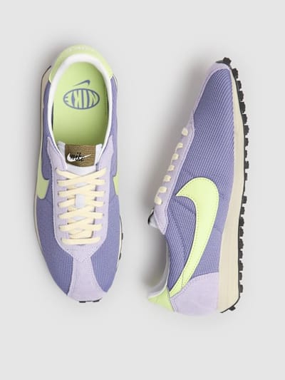 Nike: Low-top sneakers with flat sole