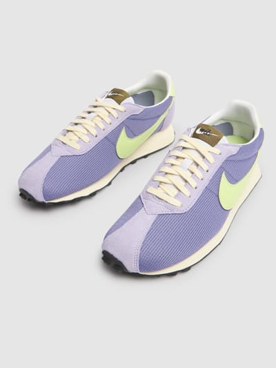 Nike: Low-top sneakers with flat sole