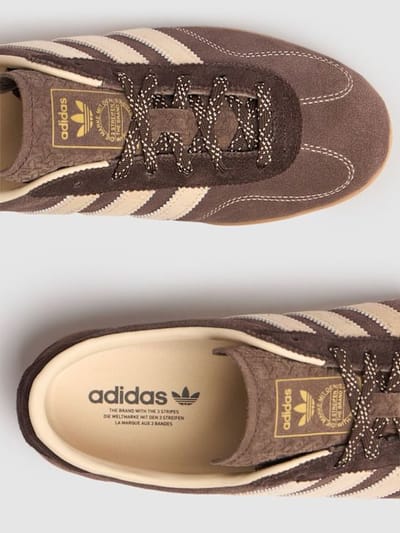 adidas Originals: 限量版 adidas Originals Gazelle Low Pro 室内运动鞋