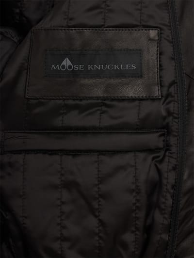 Moose Knuckles: 兔子图案的卡丁夹克