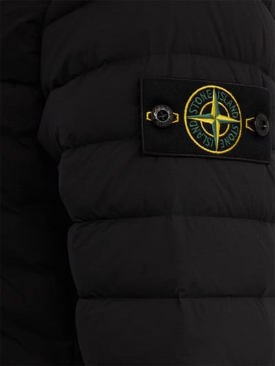 Stone Island: 轻量化绗缝尼龙羽绒夹克