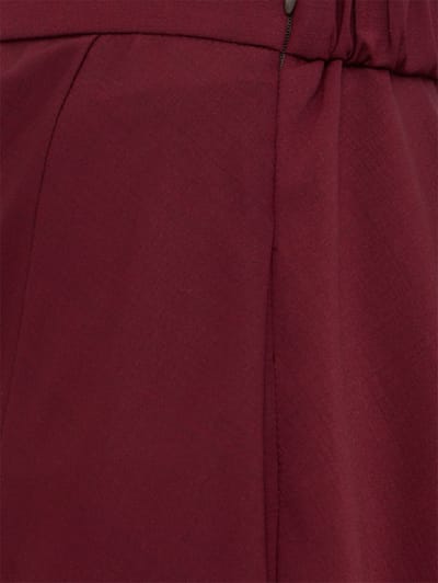CRUNA: Regular fit half circle skirt