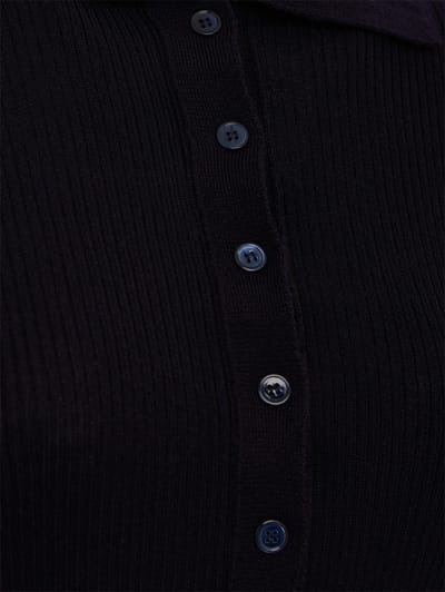 CRUNA: Slim fit lightweight knit sweater