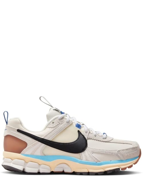 Nike: Zoom Vomero 5运动鞋