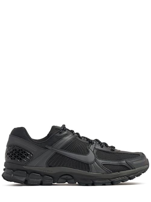 Nike: Low-top sneakers with chunky sole
