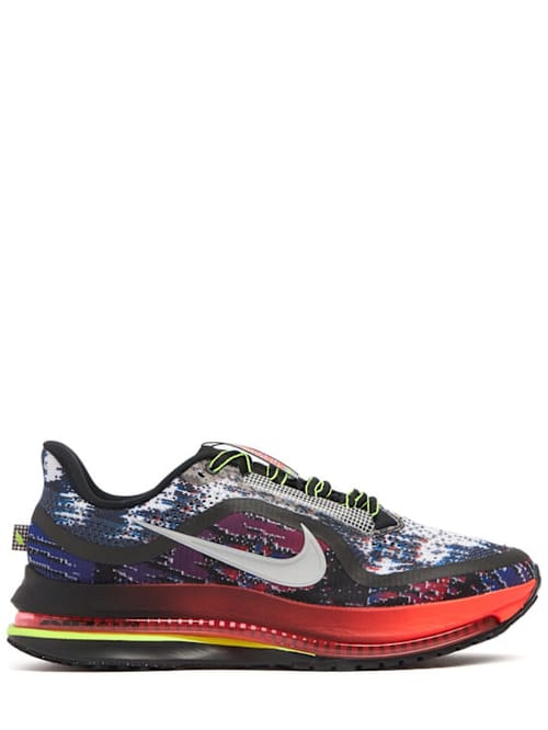 Nike: Low-top sneakers with chunky sole