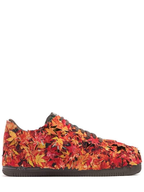 Nike: Low-top sneakers with thick sole