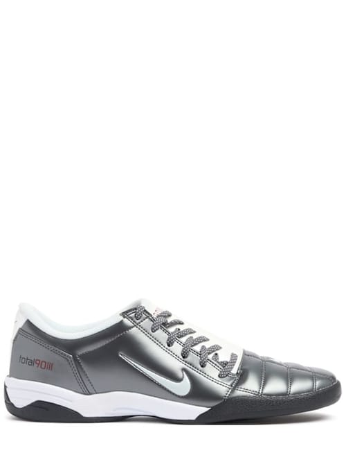 Nike: Total 90 Sneakers
