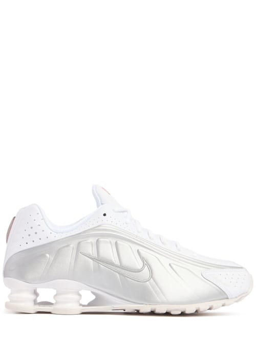 Nike: Shox R4 Sneakers