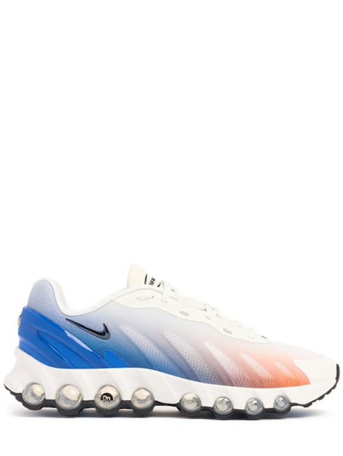 Nike: 低帮球鞋，厚底设计