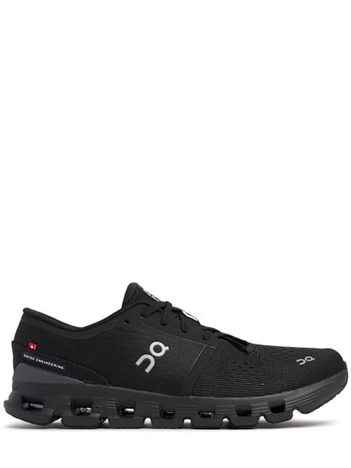 On: Sneakers Cloud x 4