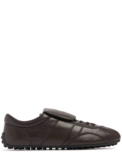 Tod's: 低筒运动鞋，带可见鞋舌