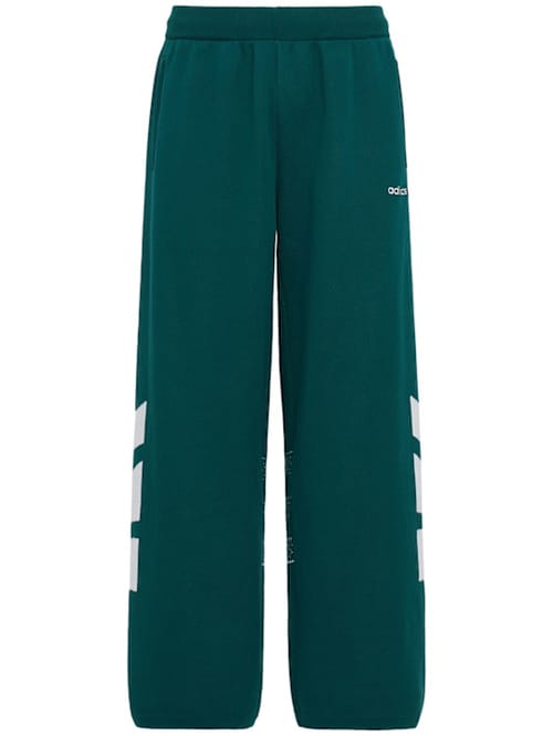 adidas Originals: 宽腿裤，带有图形细节