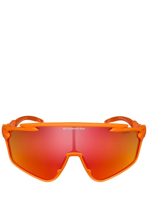 Nike: Mask-style sunglasses