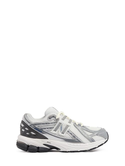 New Balance: 860 跑步鞋
