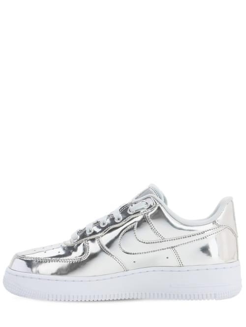 Nike: SNEAKERS "W AIR FORCE 1 SP"