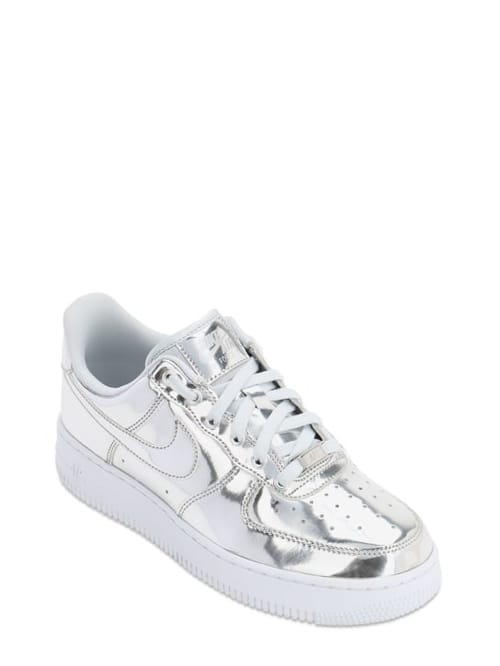 Nike: SNEAKERS "W AIR FORCE 1 SP"