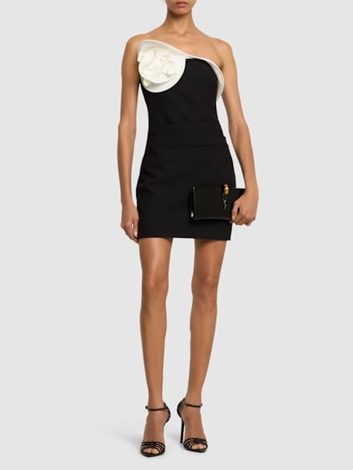 Roland Mouret: Vestido corto asimétrico con detalle floral