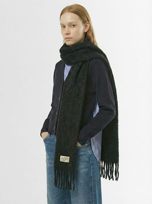 Acne Studios: 流苏围巾