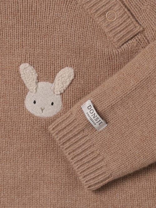 Donsje: Pullover aus Merinowolle mit Stickerei