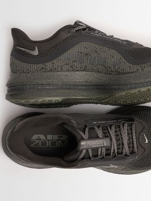Nike: Low-top sneakers with chunky sole
