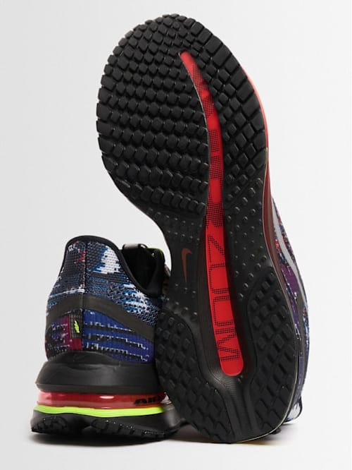 Nike: Low-top sneakers with chunky sole