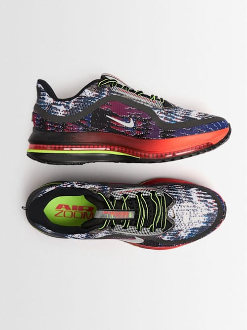 Nike: Low-top sneakers with chunky sole