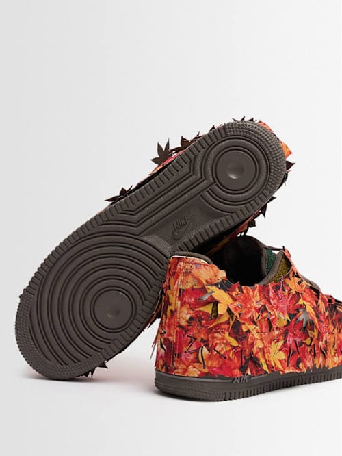 Nike: Low-top sneakers with thick sole
