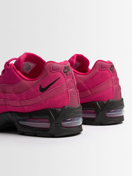 Nike: Low-top sneakers with chunky sole