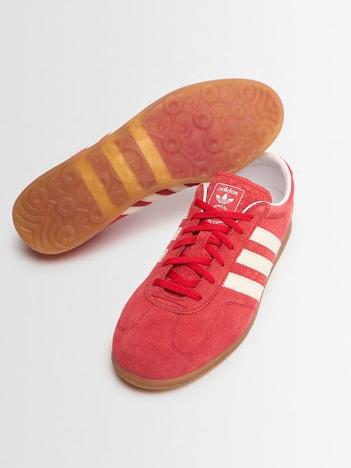adidas Originals: 低帮平底运动鞋