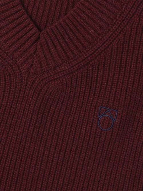 Main Story: Rib-knit V-neck vest