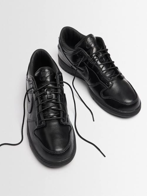 Nike: Low-top sneakers with lace-up fastening
