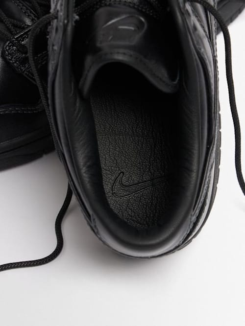 Nike: Low-top sneakers with lace-up fastening