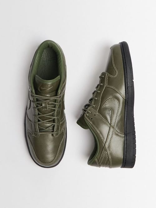 Nike: Low sneakers with lace-up fastening
