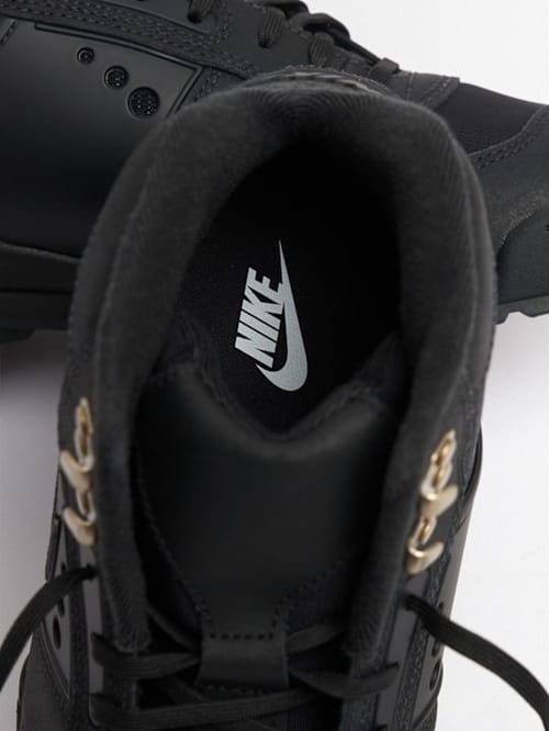 Nike: High-top Sneakers with Contrast Details