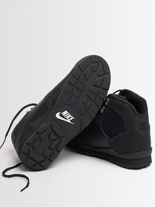 Nike: High-top Sneakers with Contrast Details