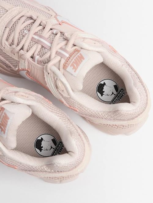 Nike: Nike Zoom Vomero 5 Sneakers