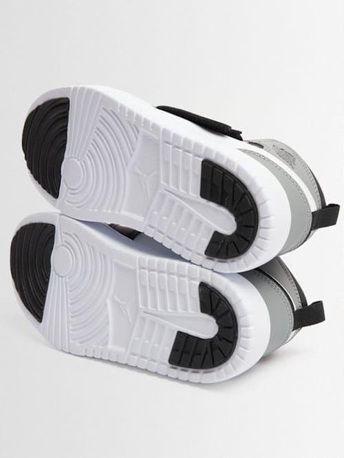 Jordan: 天空 Jordan 1 运动鞋