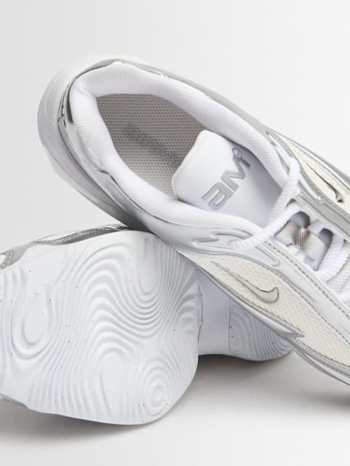 Nike: Air Max Muse Sneakers