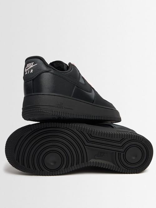 Nike: Sneakers Air Force 1'07 LV8
