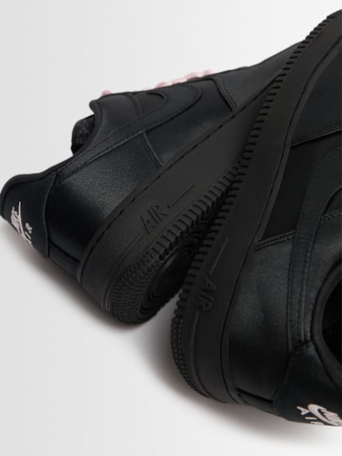Nike: Sneakers Air Force 1'07 LV8